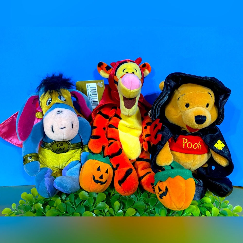 DISNEY STORE EXCLUSIVE VTG NWT HALLOWEEN WINNIE THE POOH EEYORE & TIGGER…